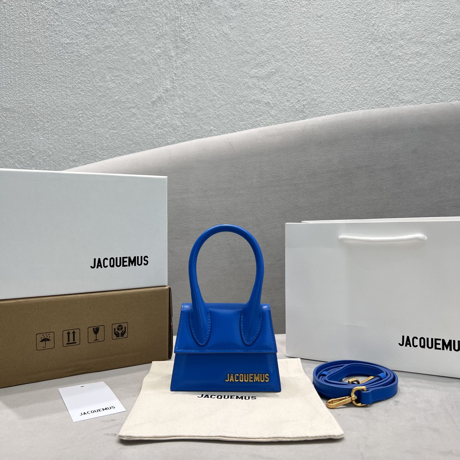 Jacquemus modello: 2102 12x8x5cm