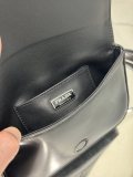 Prada 18*12.5*2.5cm 2VD061