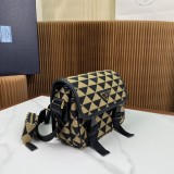 Prada 2VD034 22x 16x 8.5cm