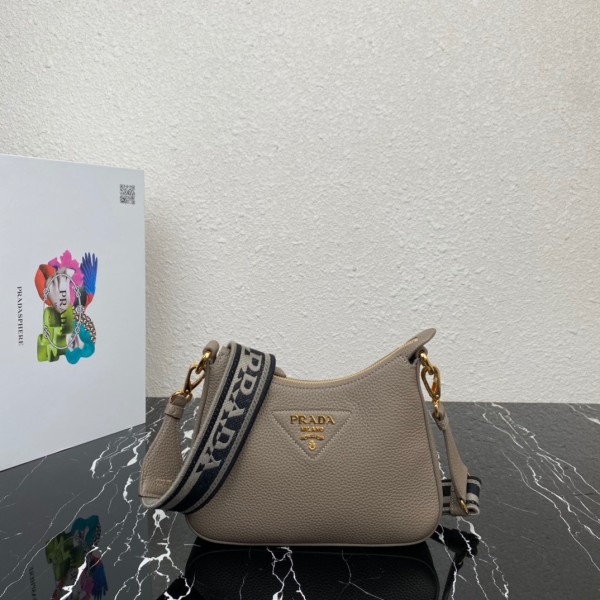 Prada 1BH193 24x 18x 6cm