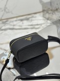 Prada 18x 11.5x 7.5cm 1BH202