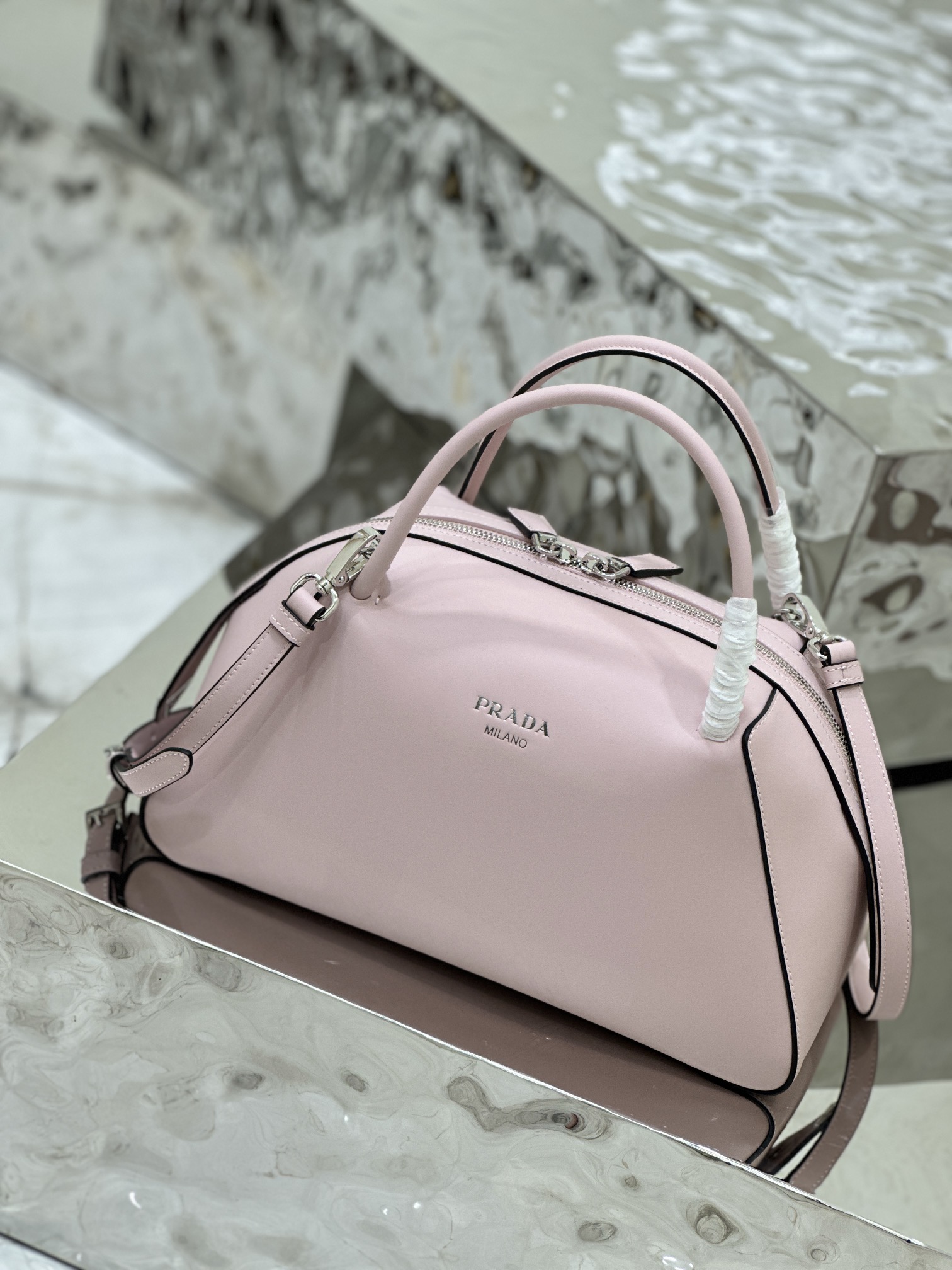 Prada 31×16×13.5cm 1BA365