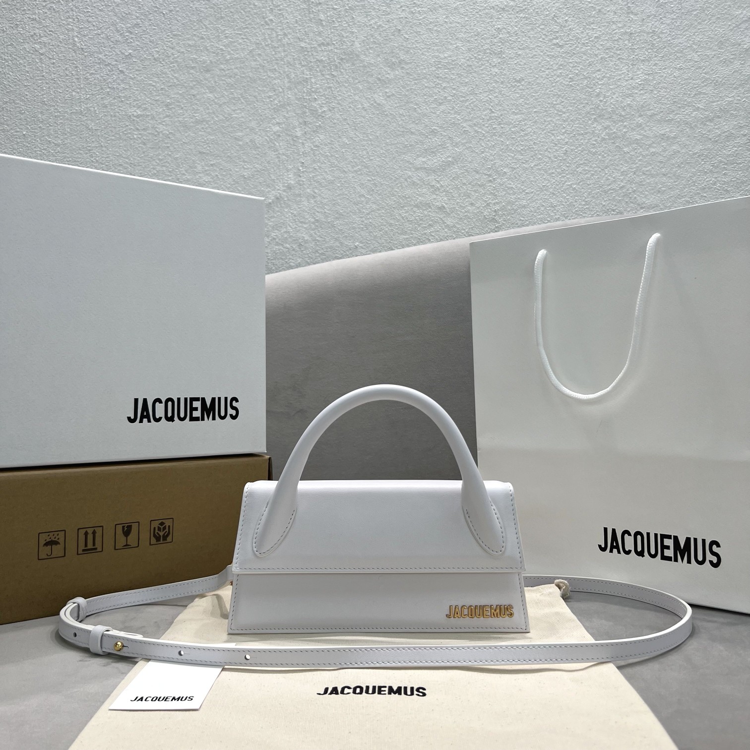 Jacquemus modello: 2053 21x 10x 6 cm