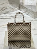 Prada 39x 31x 11cm 1BA356