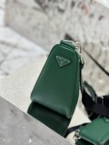 Prada 26×14×12cm 1BH190