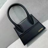 Jacquemus modello: 24x18x10cm