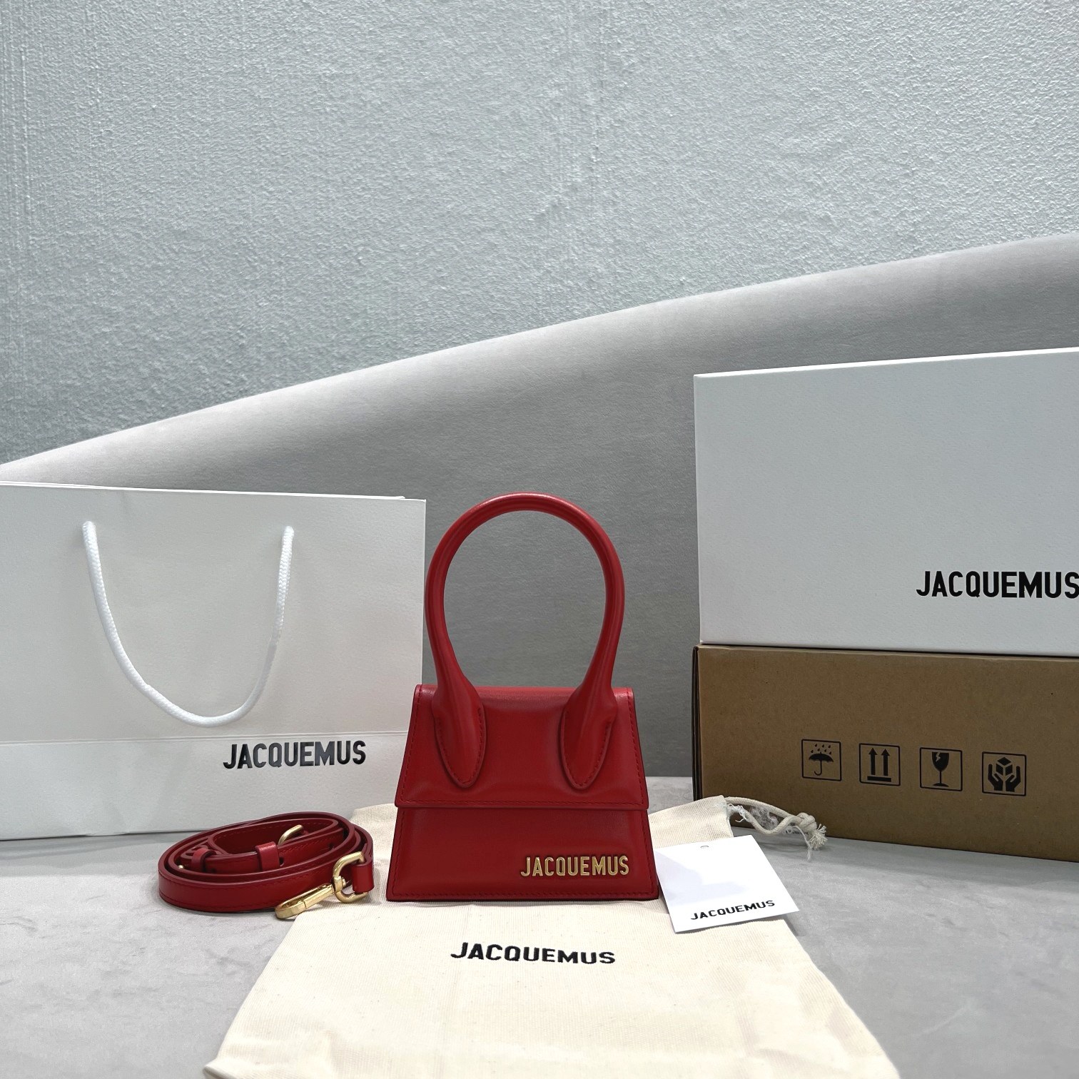 Jacquemus modello: 2102 12x8x5cm