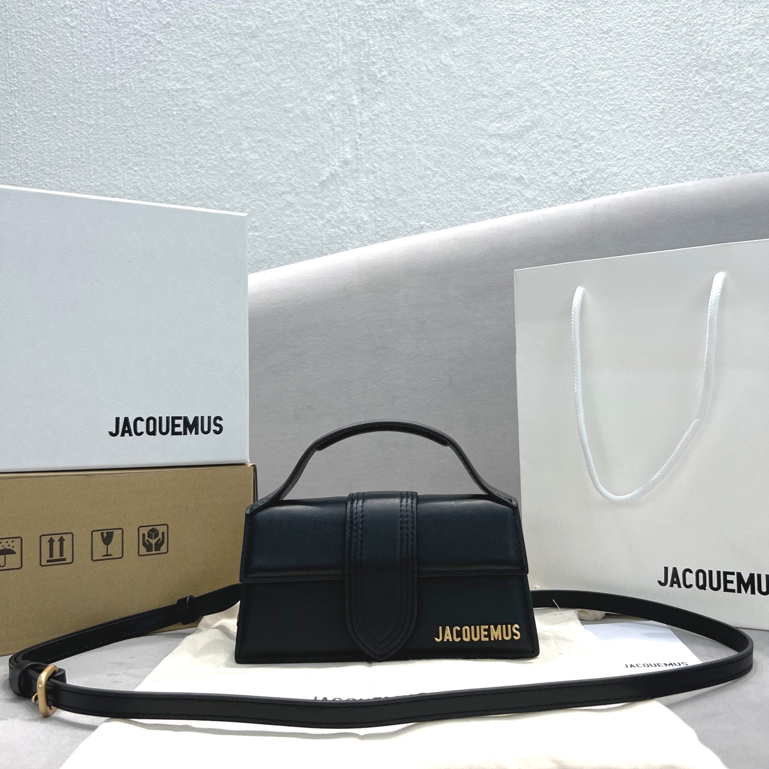 Jacquemus modello: 2056 24x13x7cm / 18x6x7cm