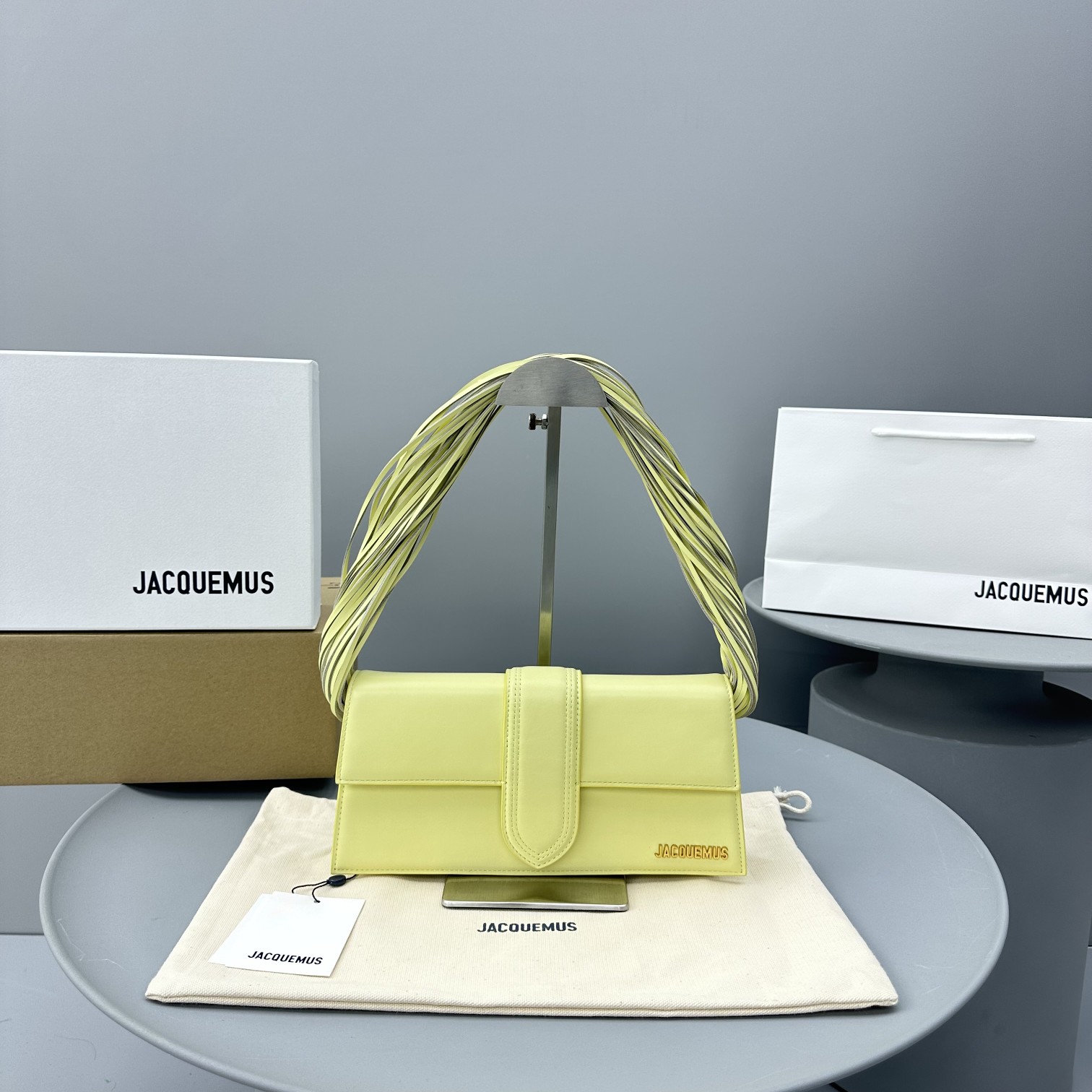 Jacquemus modello: 2036 26x14cm
