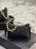 Prada 25 x 18x 7cm 1BC157