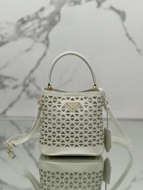 Prada 18×17×10.5 cm 1BA217