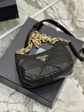 Prada 25 x 18x 7cm 1BC157