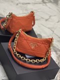 Prada 25 x 18x 7cm 1BC157
