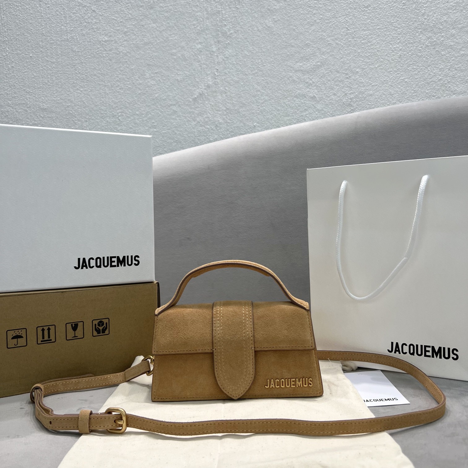 Jacquemus modello: 2056 24x13x7cm / 18x6x7cm