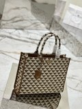 Prada 39x 31x 11cm 1BA356