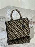 Prada 39x 31x 11cm 1BA356