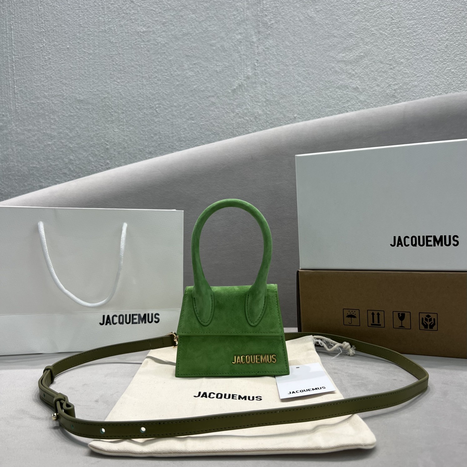 Jacquemus modello: 2102 12x8x5cm