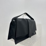 Jacquemus modello: 2074 60x38,5x 21 cm