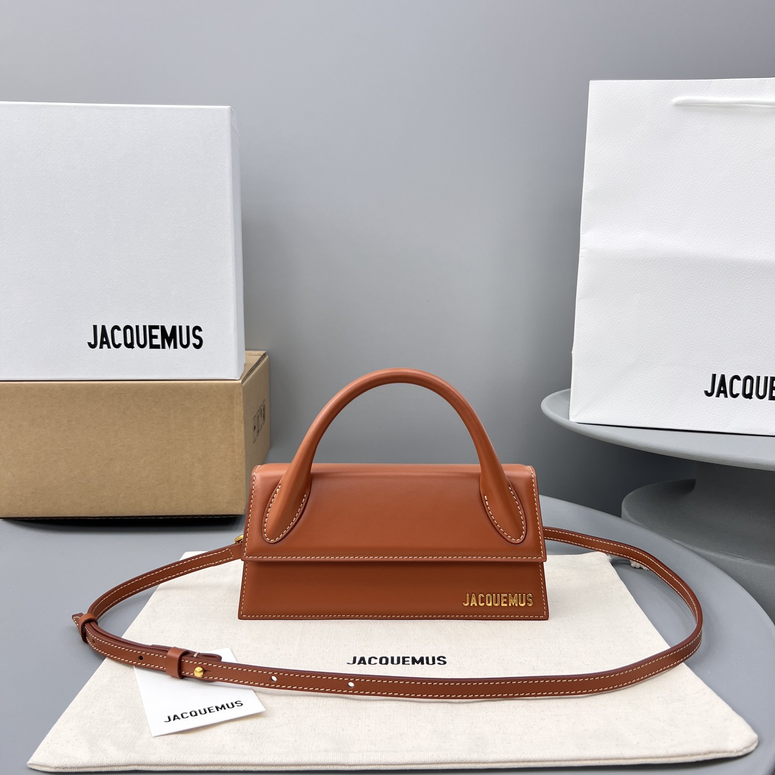 Jacquemus modello: 2053 21x 10x 6 cm