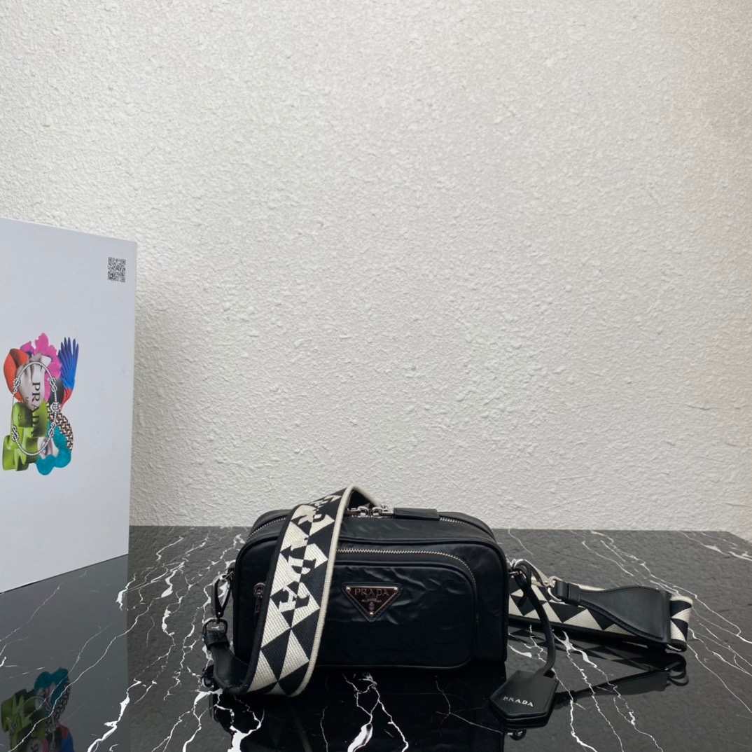 Prada 1BH198 22x 10.5x 7cm
