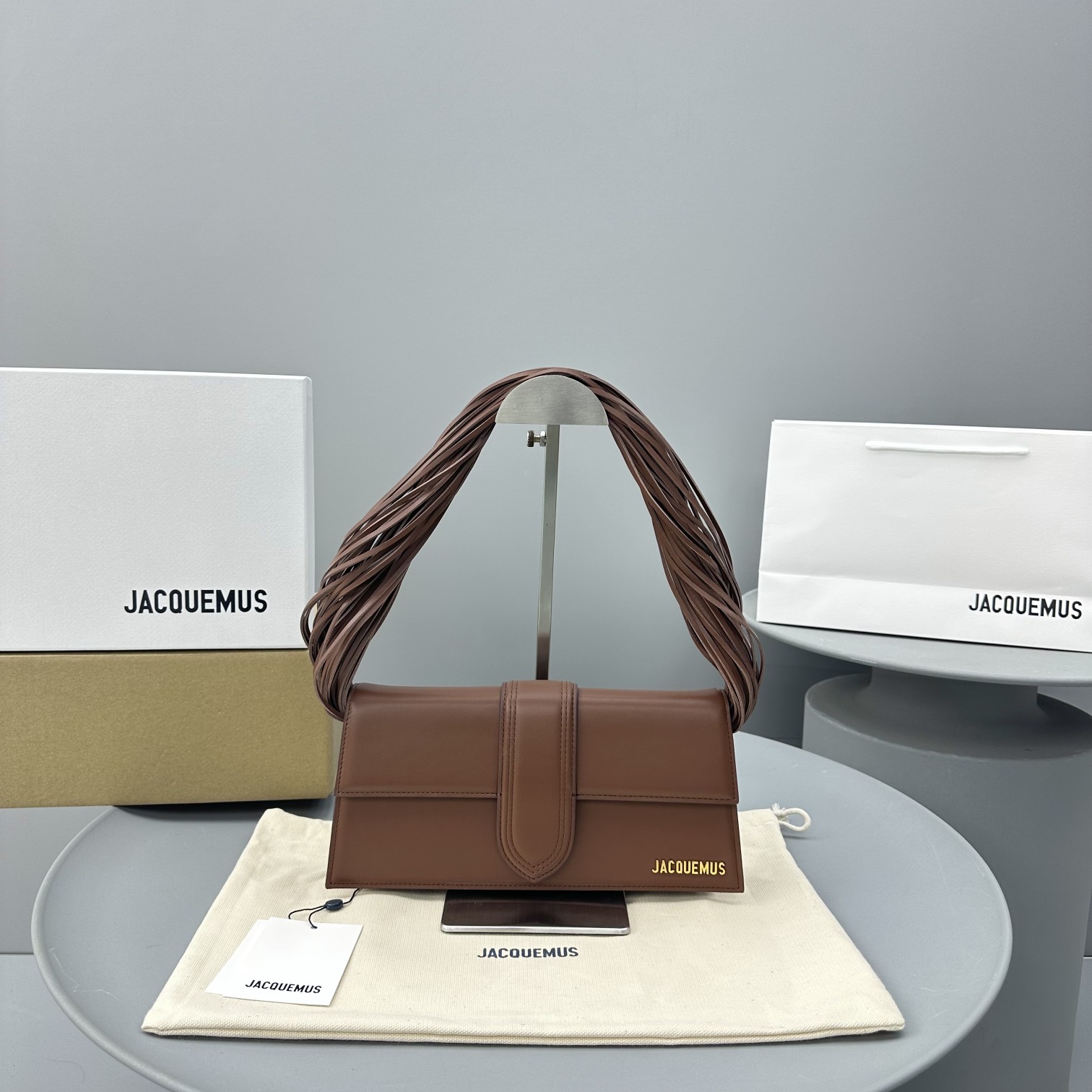 Jacquemus modello: 2036 26x14cm
