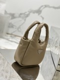 Prada 18x 15.5x 10cm 1BA359