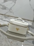 Prada 18x 11.5x 7.5cm 1BH202