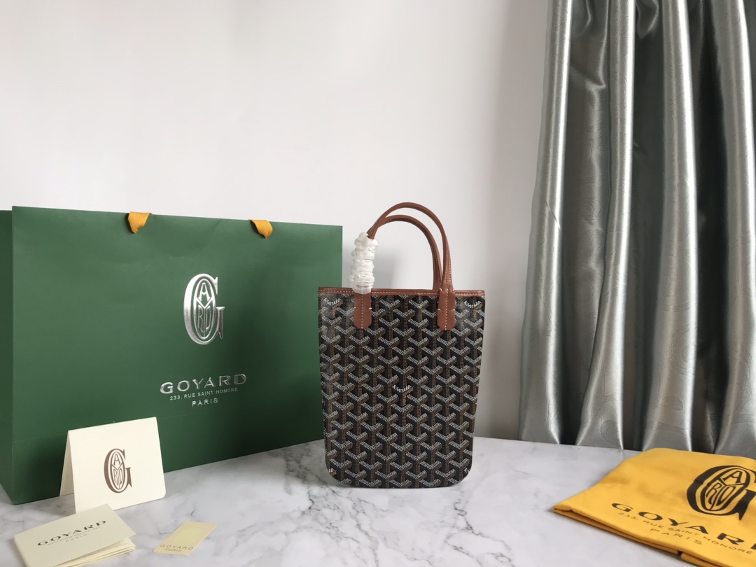 GOYARD Poitiers 020187 21x24cm