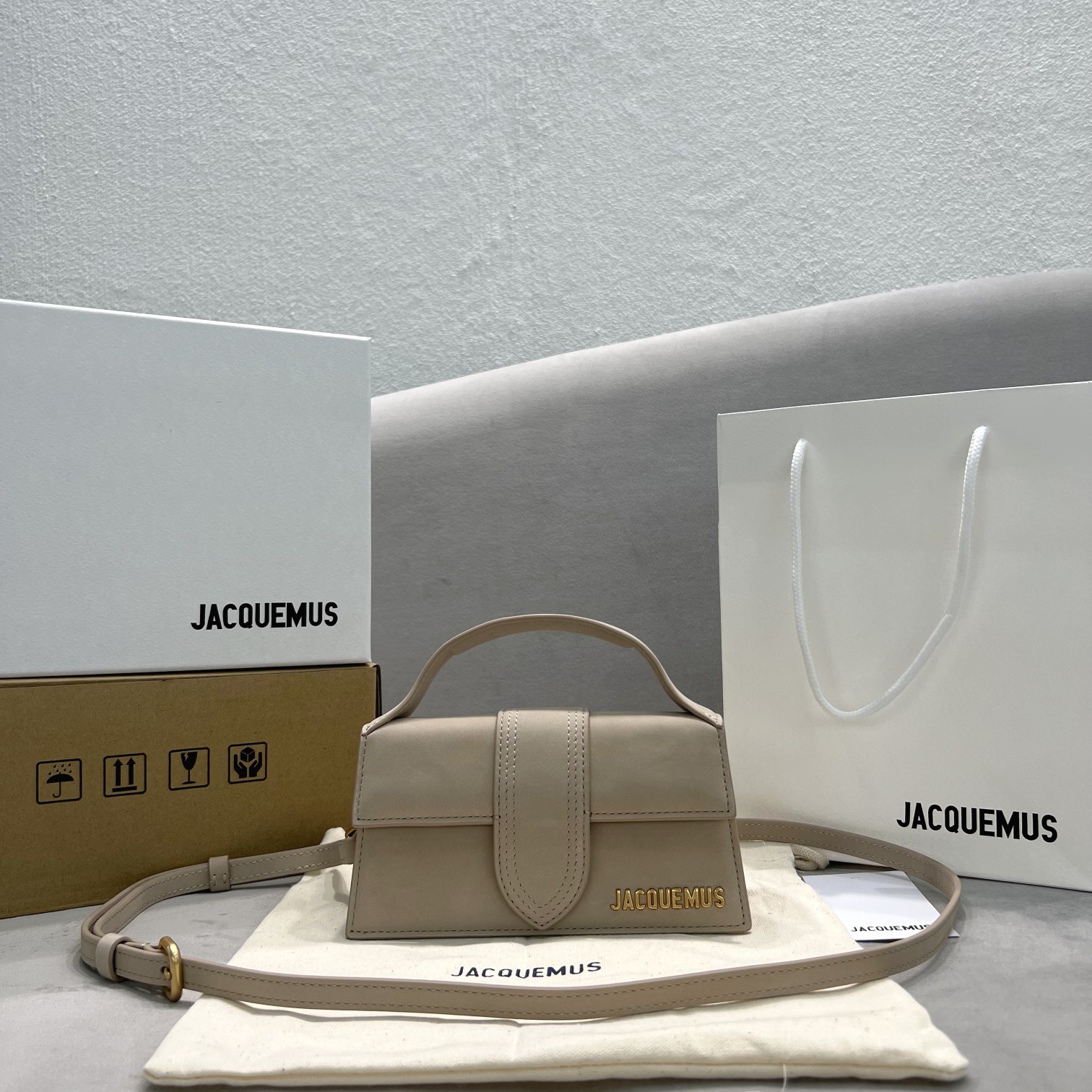 Jacquemus modello: 2056 24x13x7cm / 18x6x7cm
