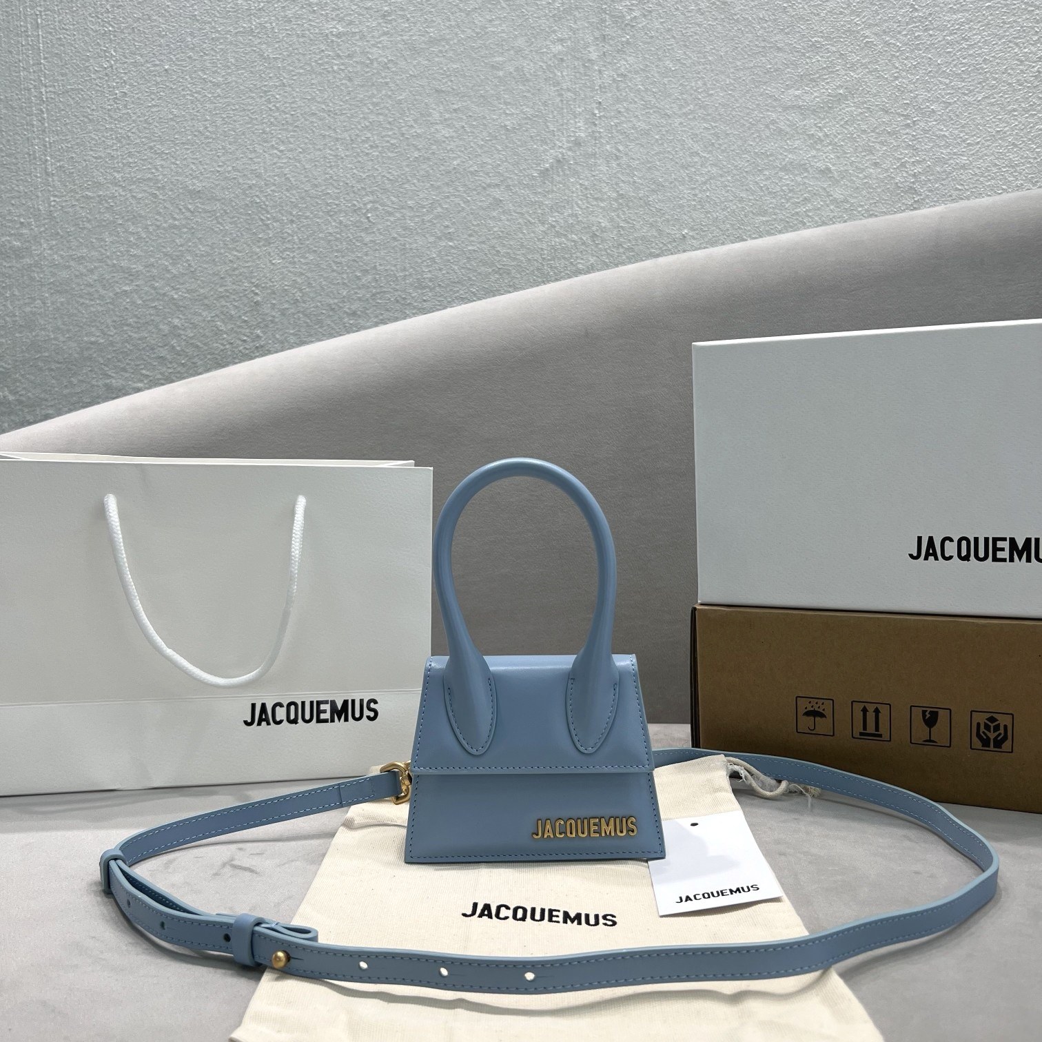 Jacquemus modello: 2102 12x8x5cm