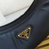 Prada HOBO 1NE515 23x13x5cm