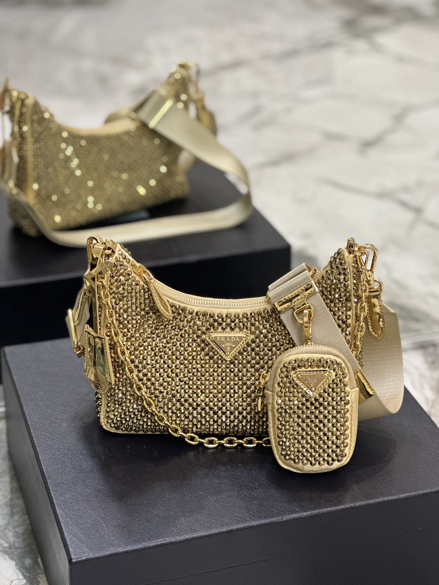 Prada 22cm* 18cm* 6.5cm 1BH204