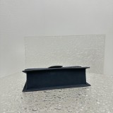 Jacquemus modello: 2056 24x13x7cm