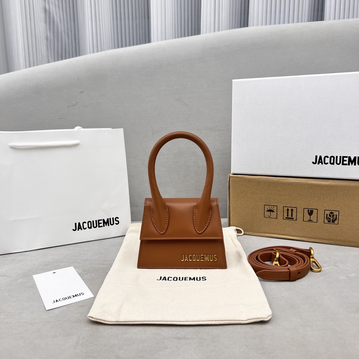 Jacquemus modello: 2102 12x8x5cm