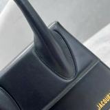 Jacquemus modello: 24x18x10cm