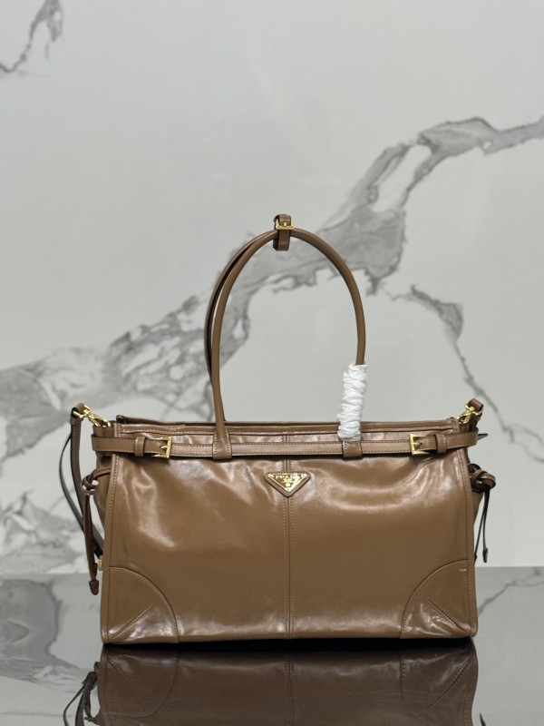 Prada 38x 30x 12cm 1BA433