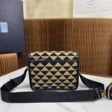 Prada 2VD034 22x 16x 8.5cm