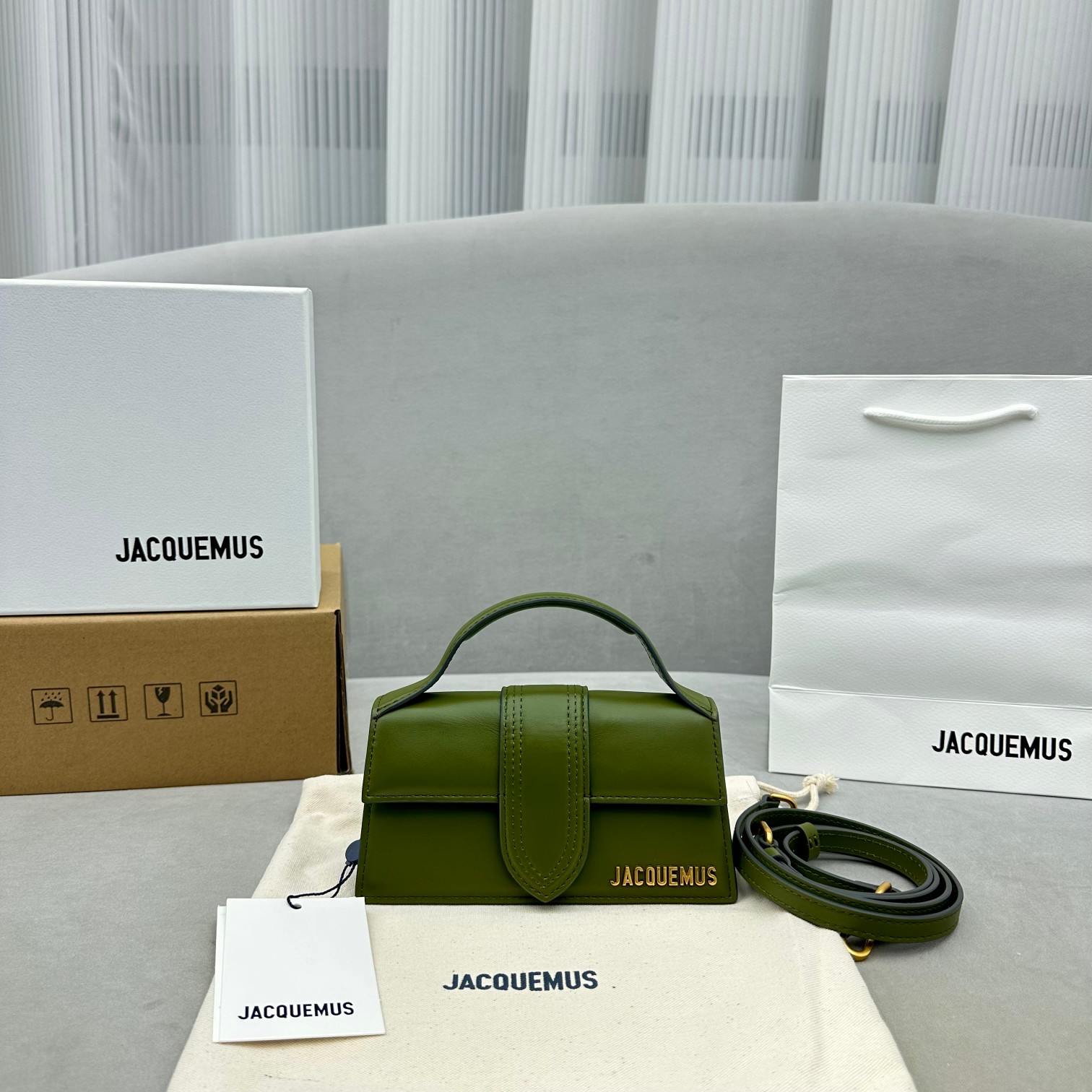 Jacquemus modello: 2056 24x13x7cm / 18x6x7cm