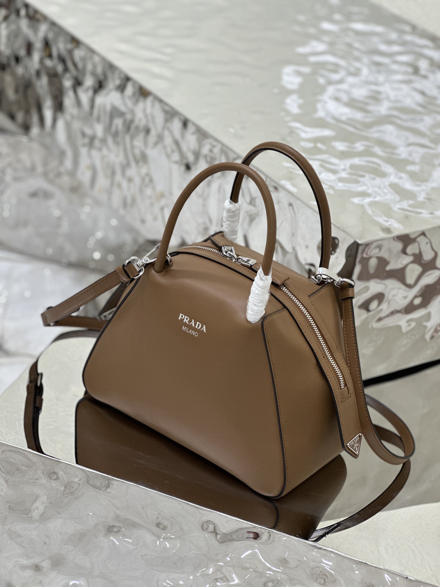 Prada 25.5×18×13.5cm 1BA366
