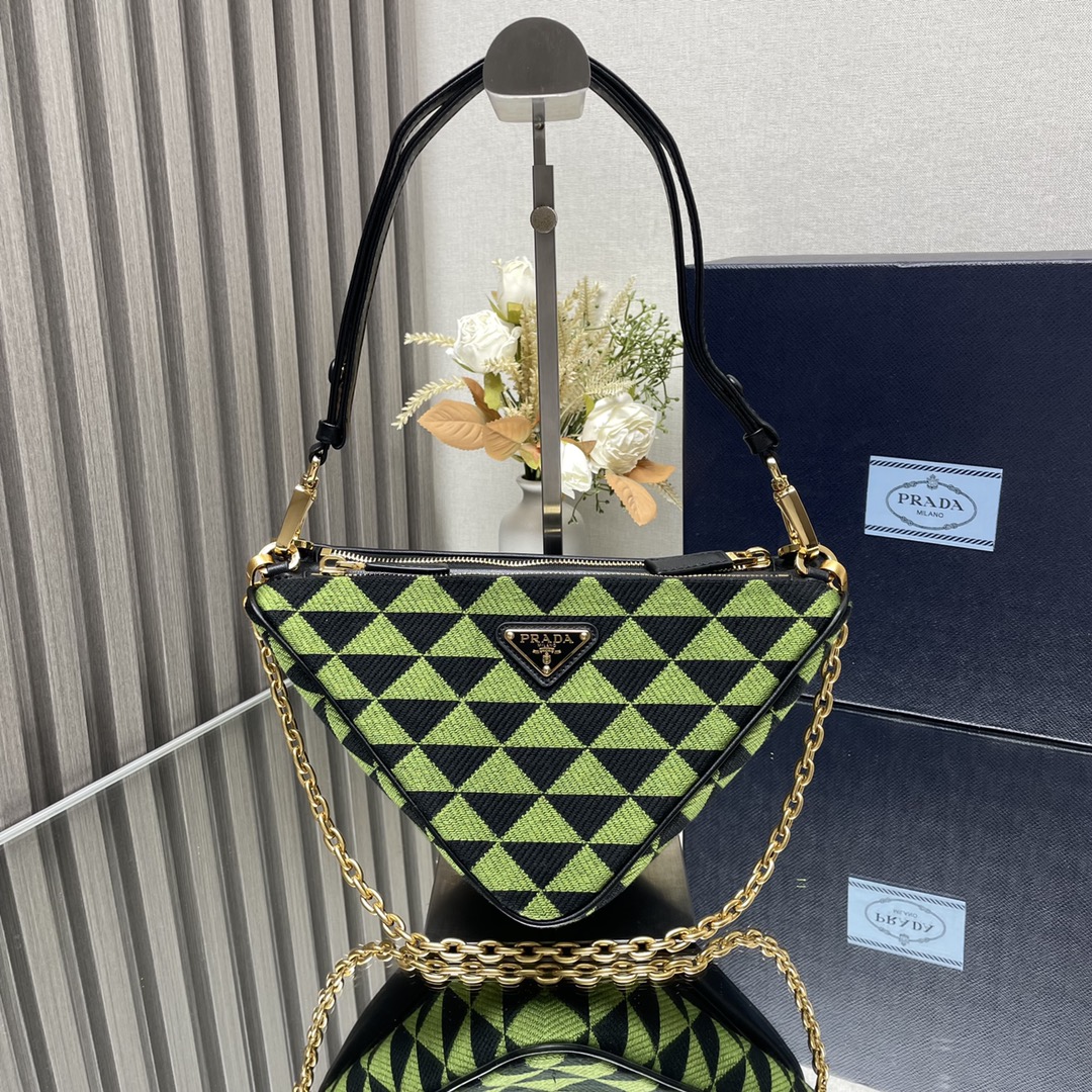 Prada 1BC176 26cm* 16cm* 13cm