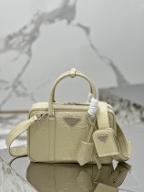 Prada 24x 15.5x 7cm 1BB092