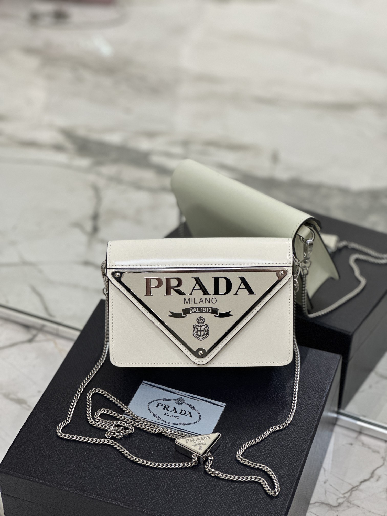 Prada 17×9.5×3.5cm 1BH189