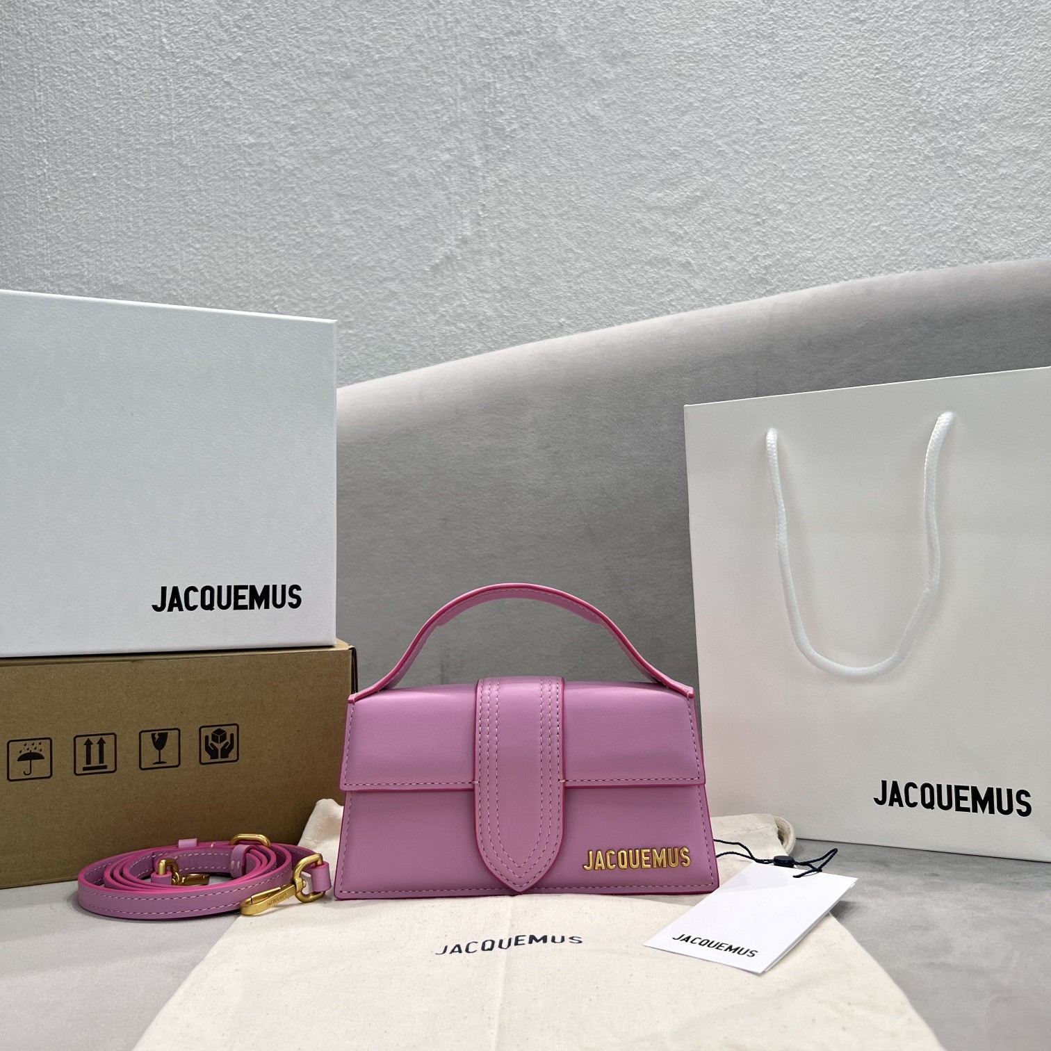 Jacquemus modello: 2056 24x13x7cm / 18x6x7cm