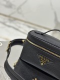 Prada 18x 11.5x 7.5cm 1BH202