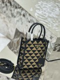 Prada 17x 19x 6cm 1BA355