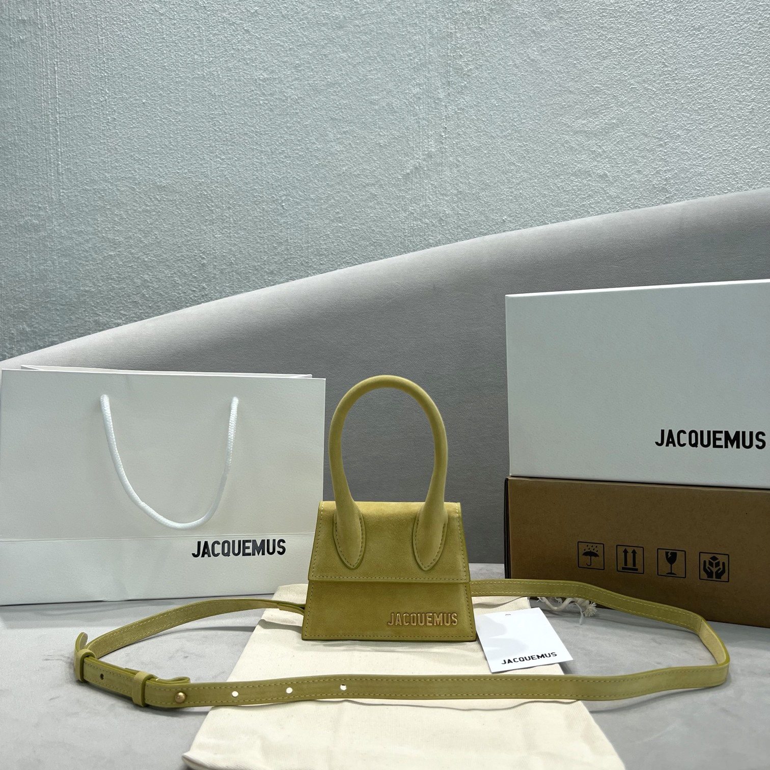 Jacquemus modello: 2102 12x8x5cm