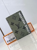 LV M82797 7.5 x 11.1 x 1cm