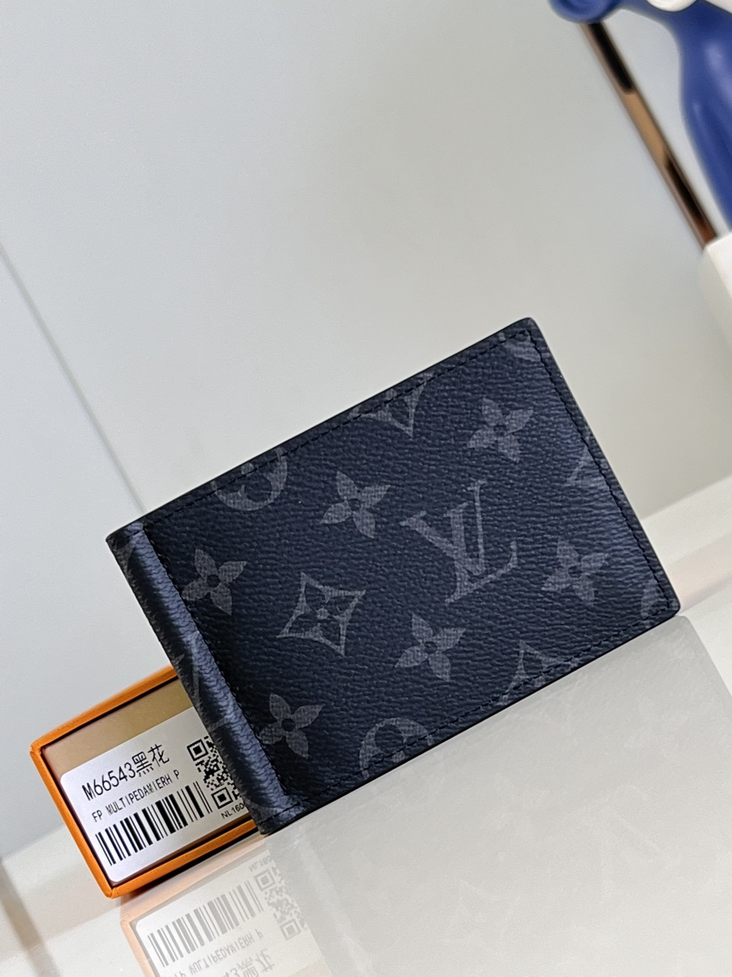 LV M66543 11x8x1cm