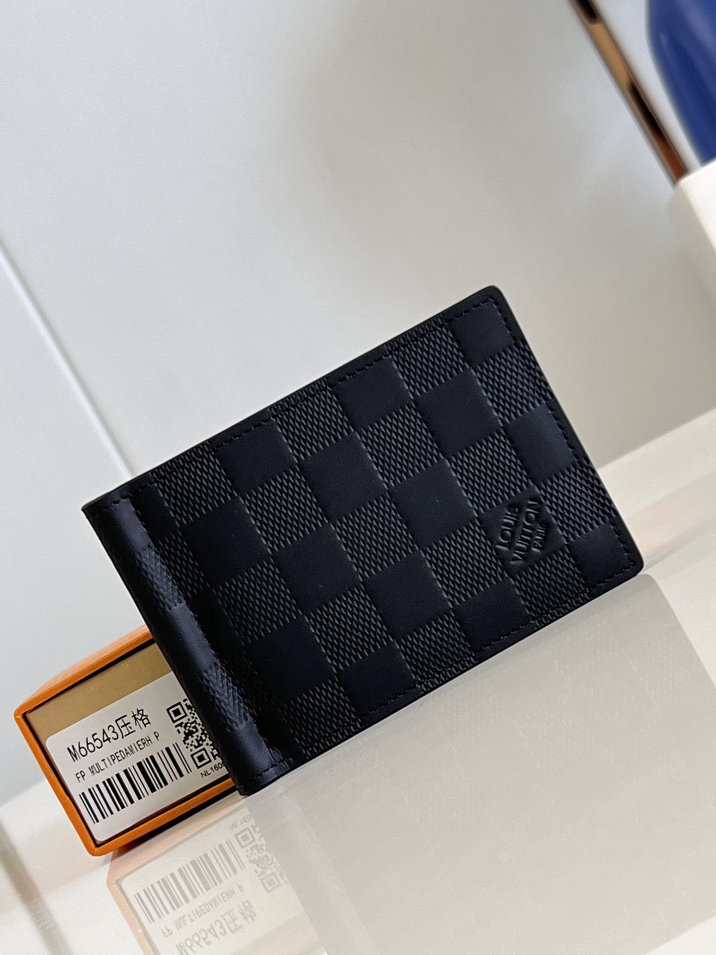 LV M66543 11x8x1cm