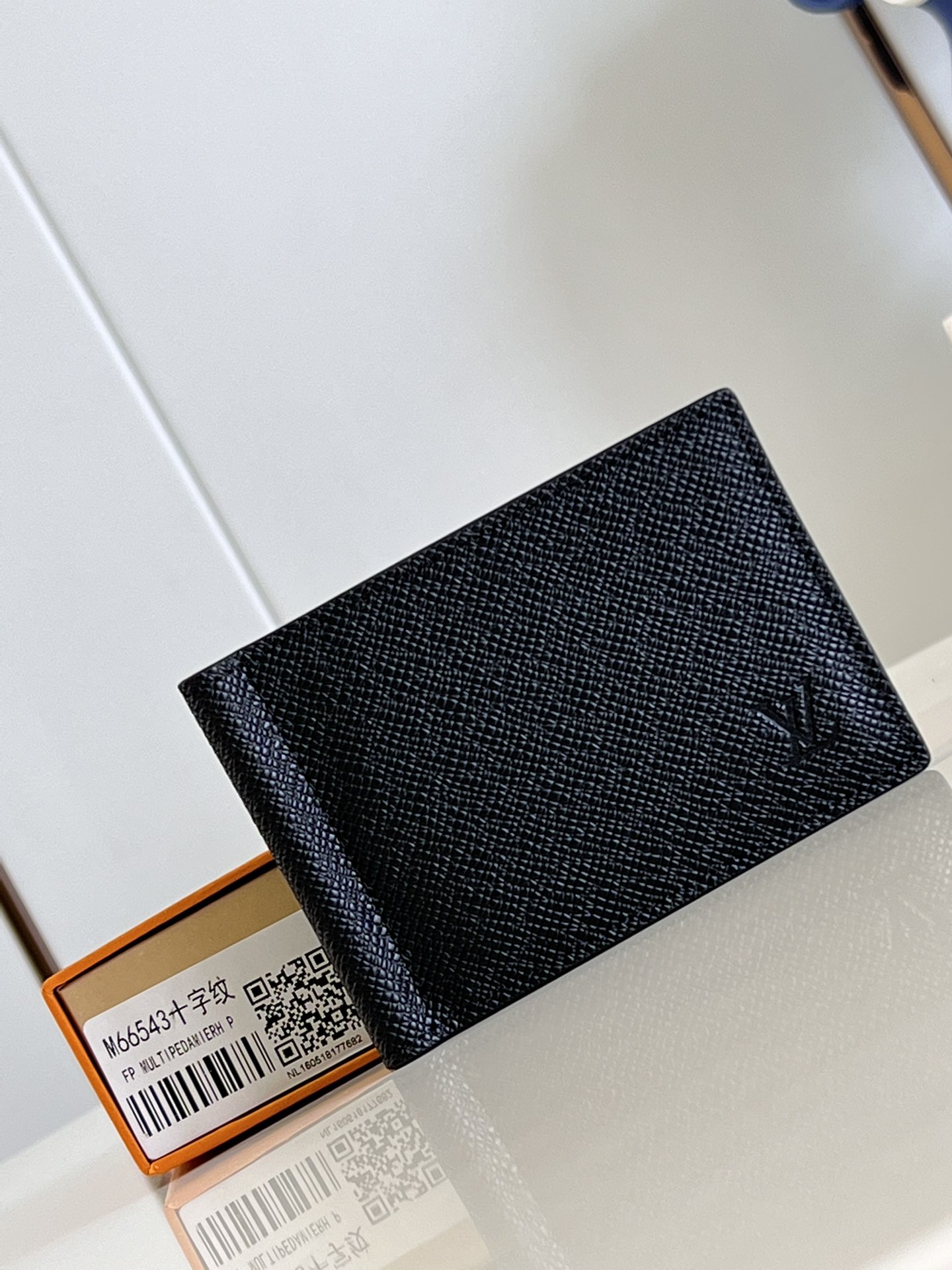 LV M66543 11x8x1cm